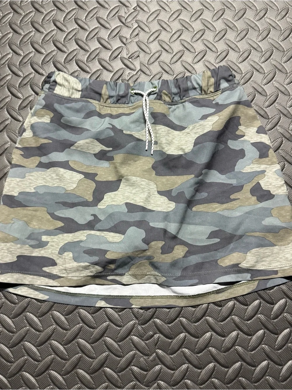Old Navy Active Girls Camo Athletic Skirt Size L 10-12 Built-In Shorts